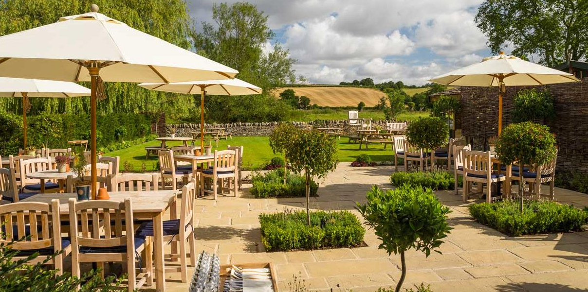 best pub gardens Cotswolds