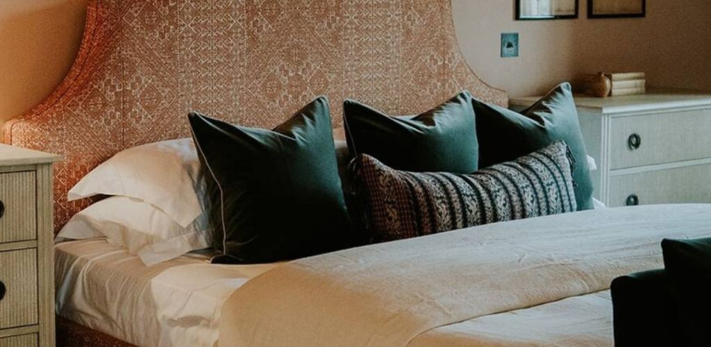 cotswold-bed.jpg